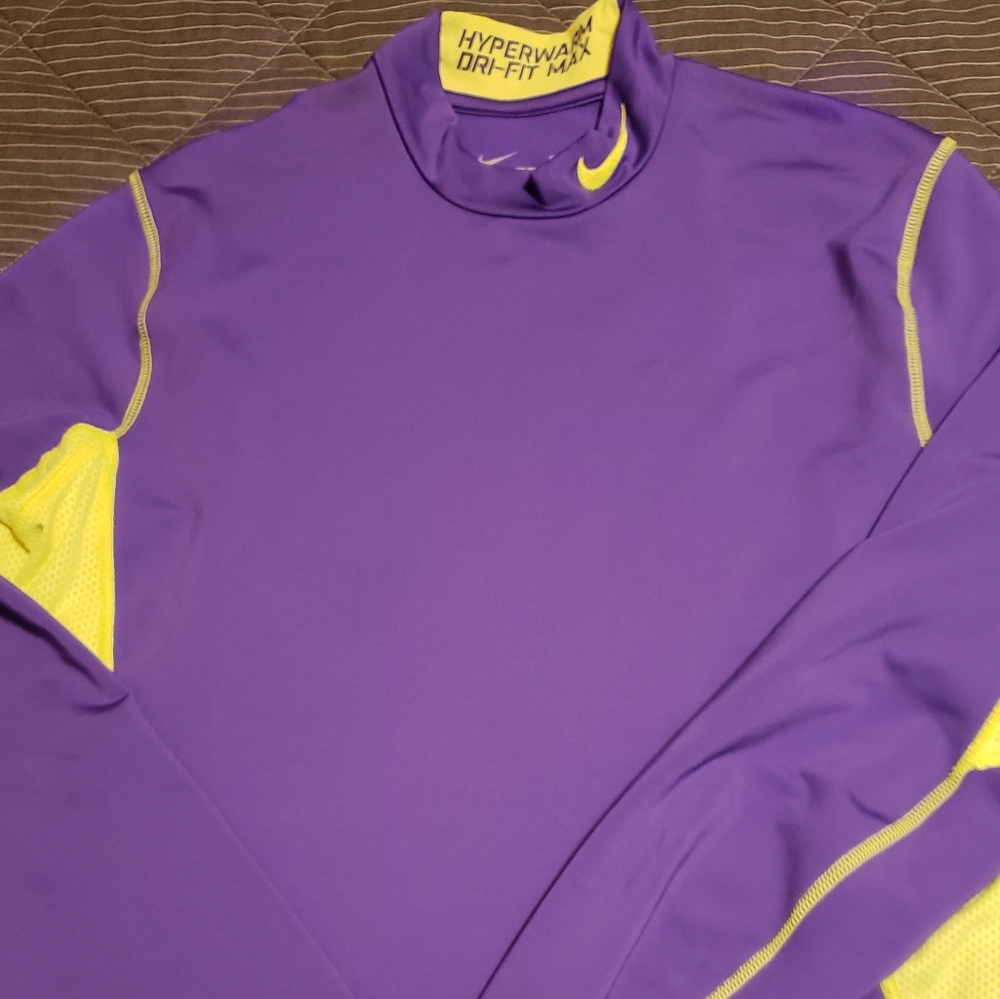 Nike Hyperwarm Dri Fit Shirt